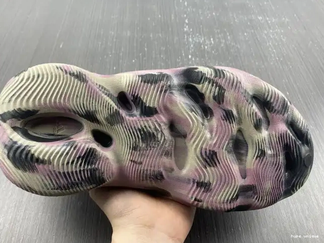 hype IG9562 Foam Adidas Yeezy MX Carbon RNR 0516